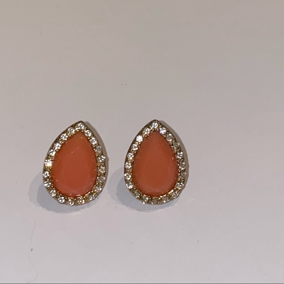 Peach stud earrings - Picture 2 of 5